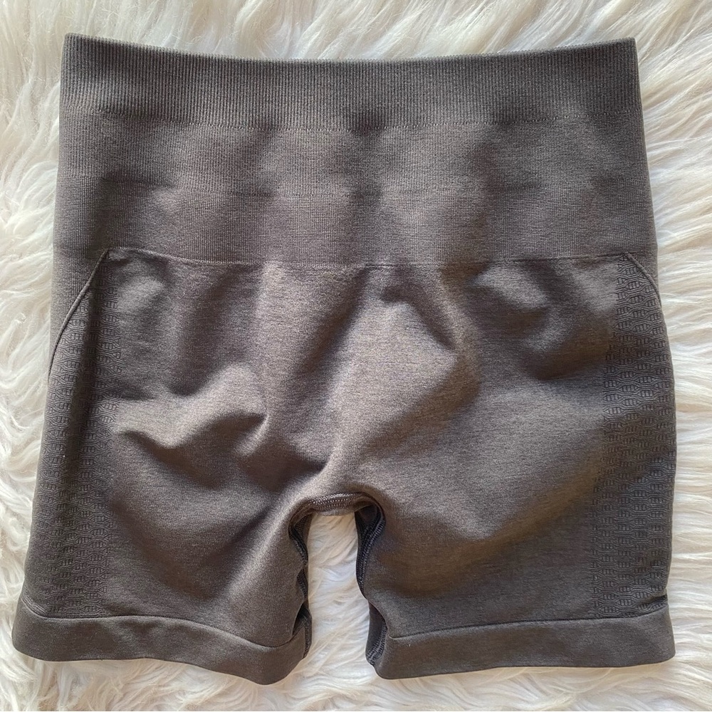 Alphalete Amplify Contour Short 5” Seamless Scrunch Women’s Size Small Pewter - Picture 2 of 12